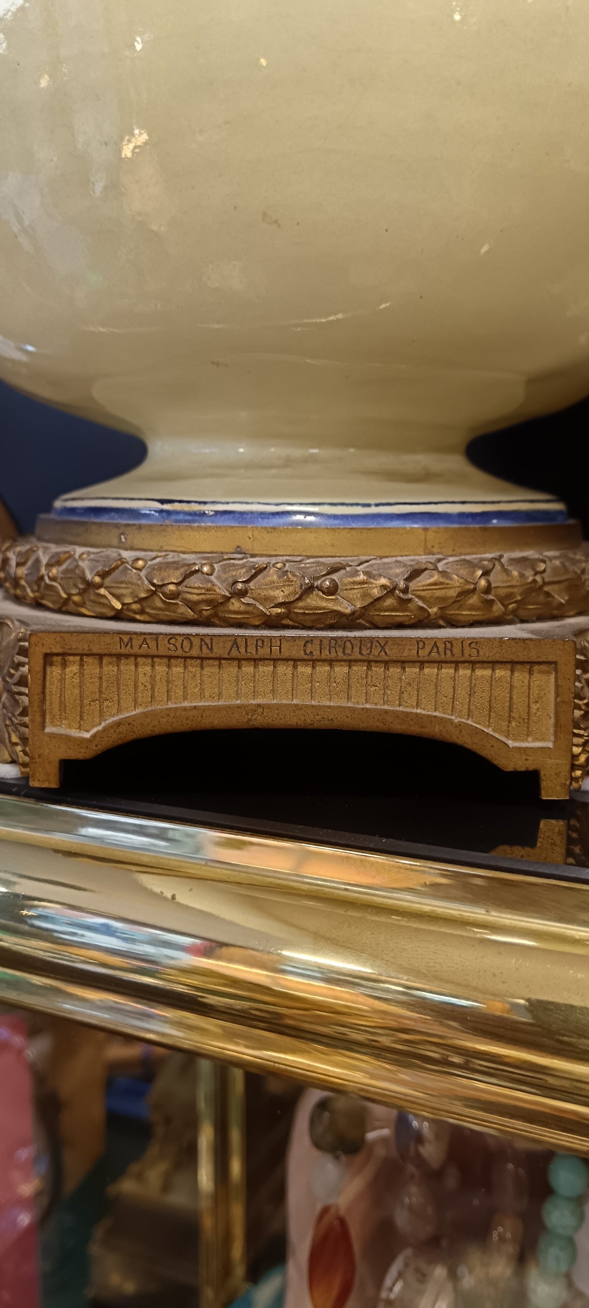 PAIRE DE VASES