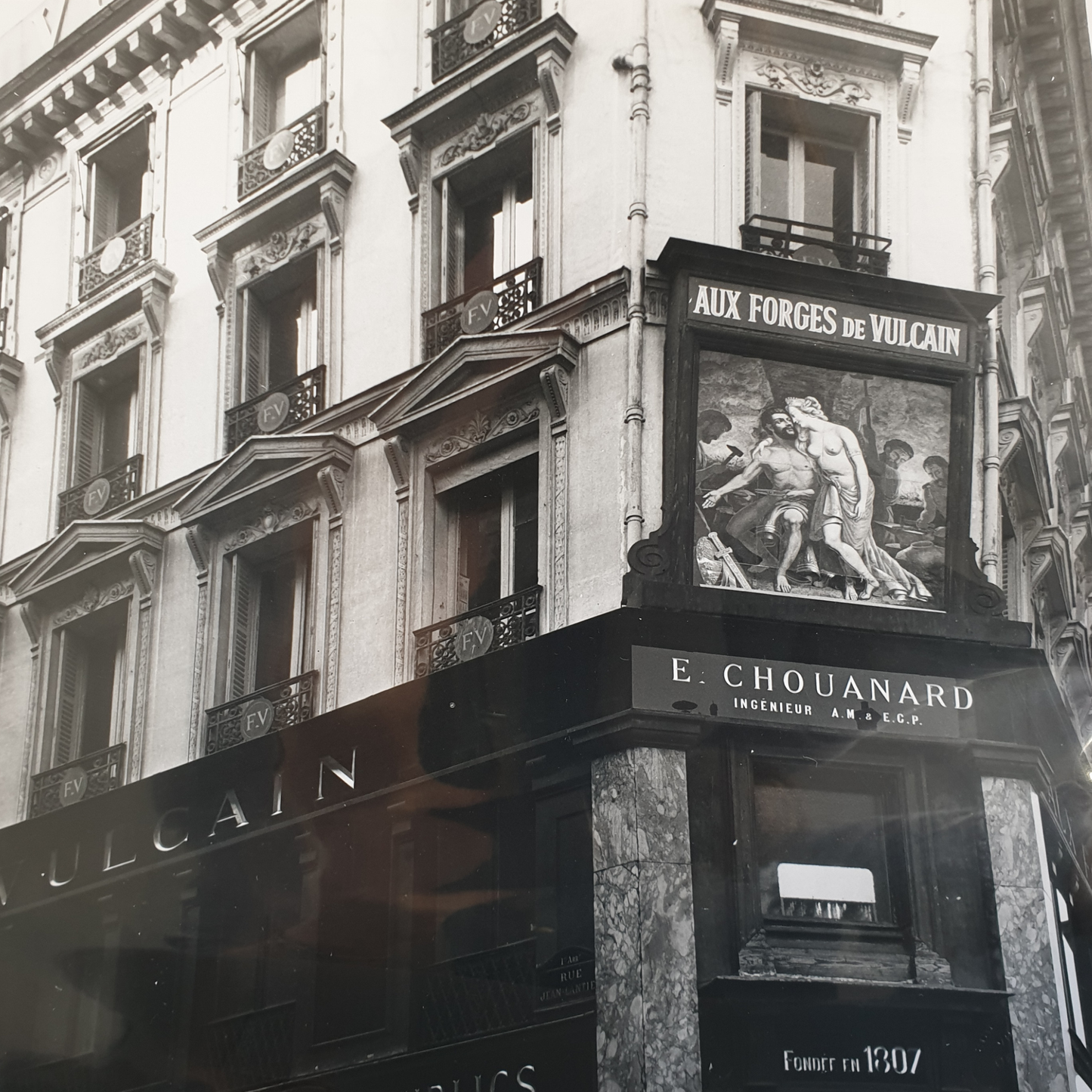 ENSEIGNE PUBLICITAIRE